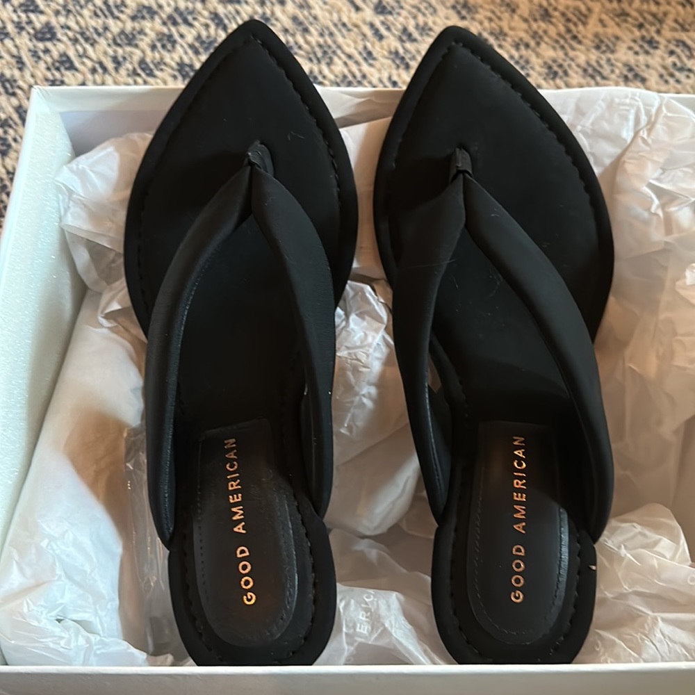 Good American neoprene sandals black size 8